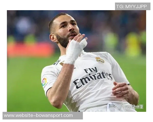 本泽马：从足球天才到传奇巨星的辉煌旅程与不屈精神